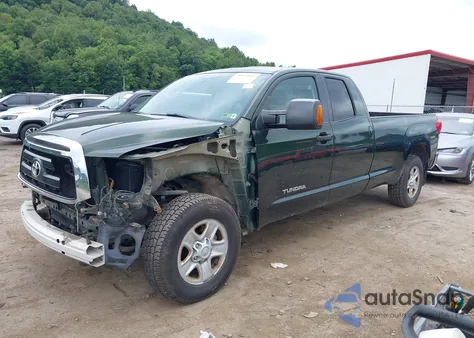 2013 Toyota Tundra Grade 5.7L V8 z USA, uszkodzony, nr VIN 5TFCY5F14DX014824